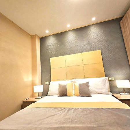 Astoria Supreme - Modern Boutique Suites Lecce Bagian luar foto