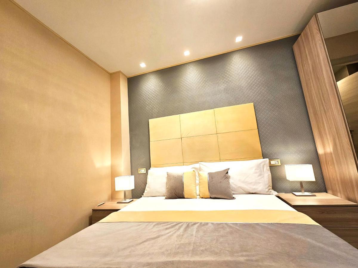 Astoria Supreme - Modern Boutique Suites Lecce Bagian luar foto
