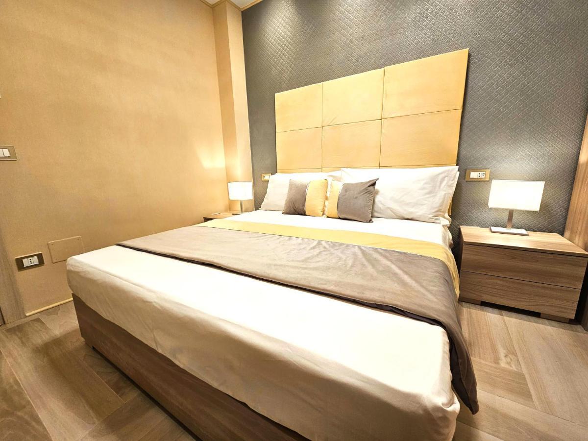 Astoria Supreme - Modern Boutique Suites Lecce Bagian luar foto