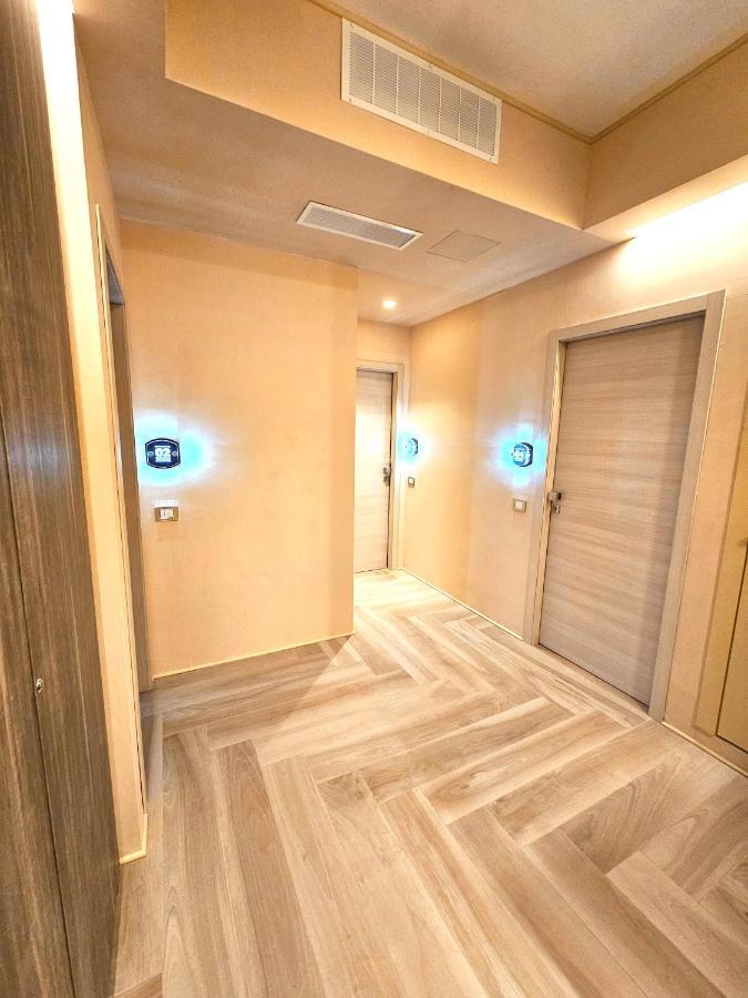 Astoria Supreme - Modern Boutique Suites Lecce Bagian luar foto