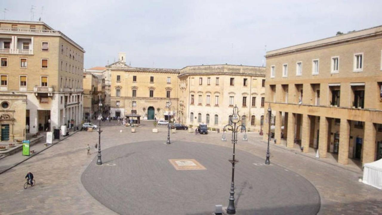 Astoria Supreme - Modern Boutique Suites Lecce Bagian luar foto